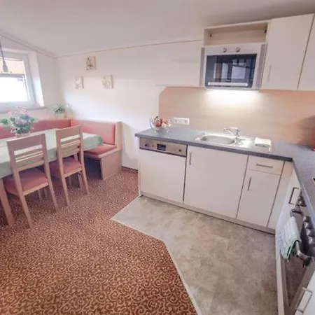 Apartment Haus Ratgeb *