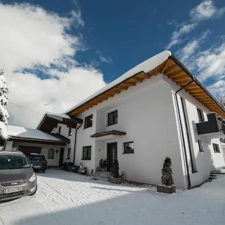 Apartment Haus Ratgeb *