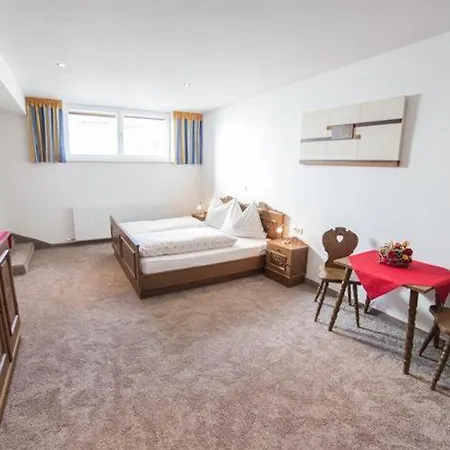 Apartment Haus Ratgeb