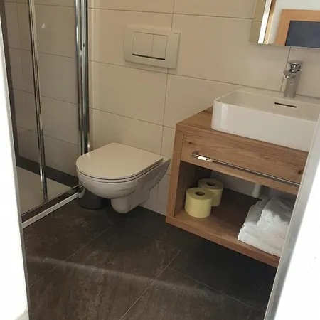Apartment Haus Ratgeb *